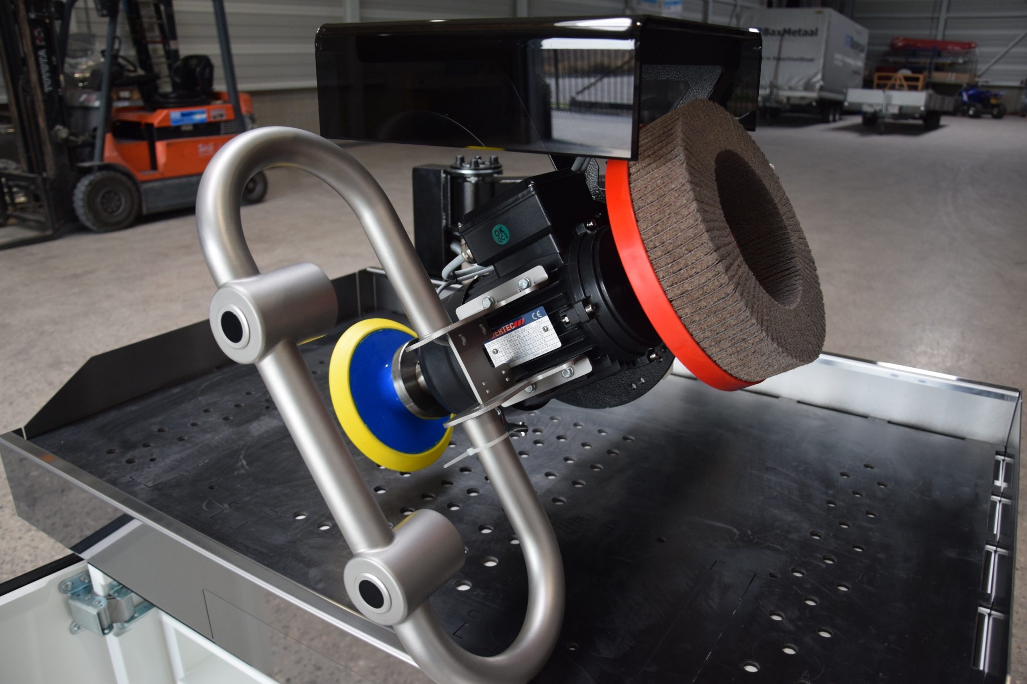 Q-FIN TopGrinder vacuum